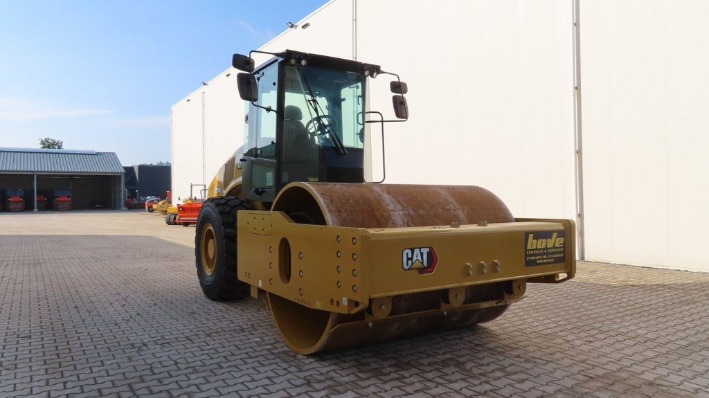 Compactor Caterpillar CS74B: picture 8
