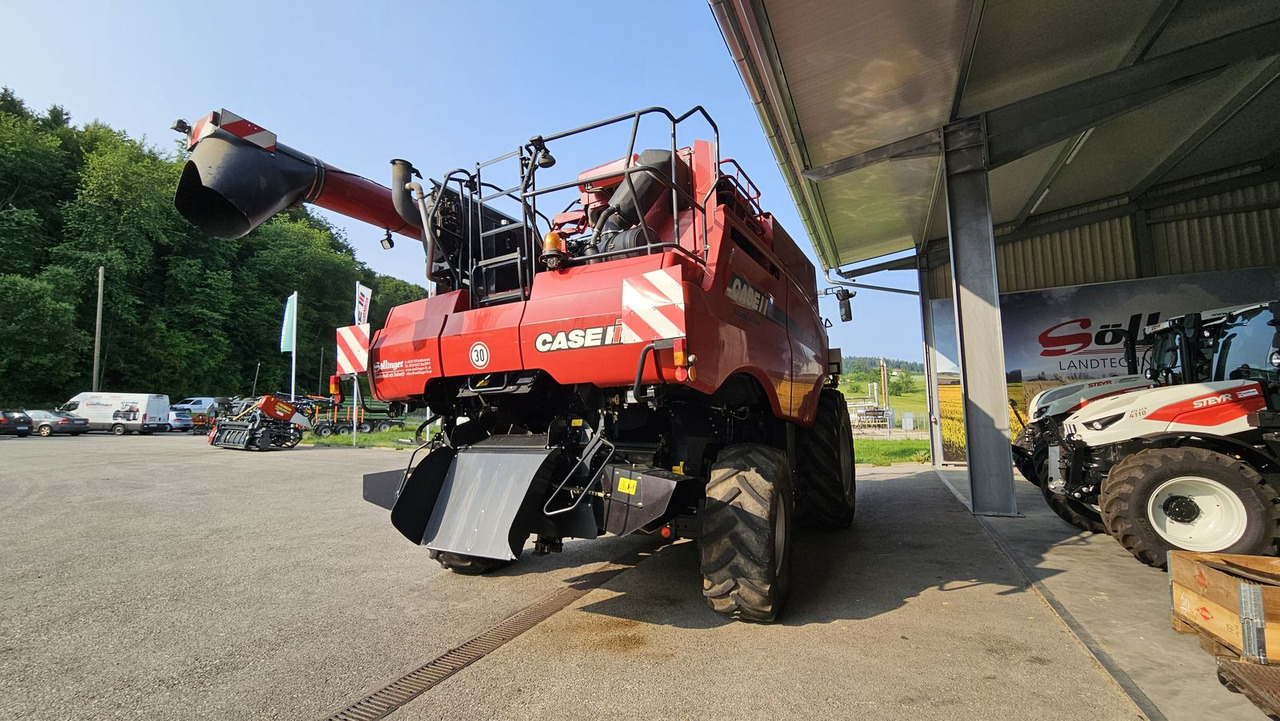 Case IH Axial-Flow 7240 - Combine harvester: picture 4 Case IH Axial-Flow 7240 - Combine harvester: picture 4