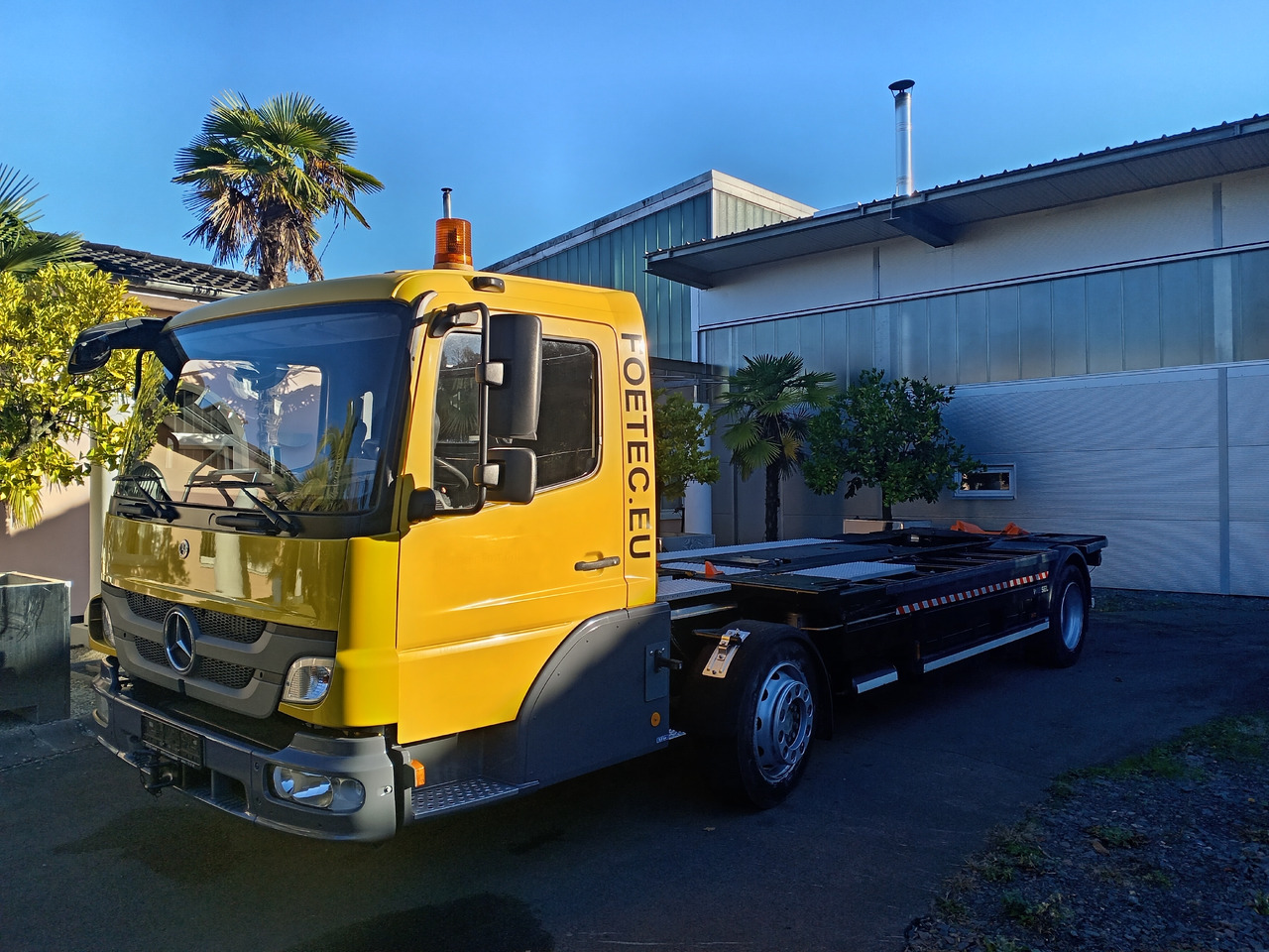 Kamag Mercedes-Benz Kamag Wiesel / WBH25 / KB3659 / mit Ganrantie - Container transporter/ Swap body truck: picture 2 Kamag Mercedes-Benz Kamag Wiesel / WBH25 / KB3659 / mit Ganrantie - Container transporter/ Swap body truck: picture 2