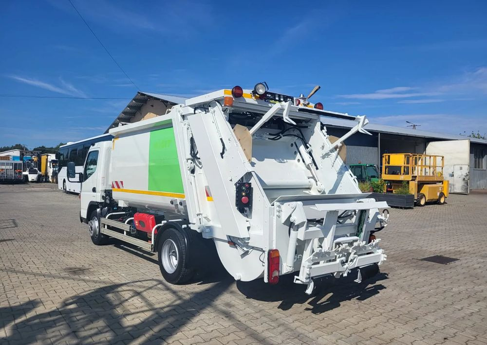 Mitsubishi Fuso Canter - Garbage truck: picture 3 Mitsubishi Fuso Canter - Garbage truck: picture 3