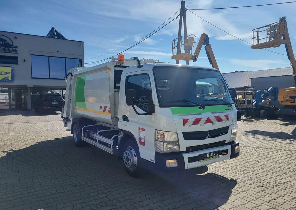 Mitsubishi Fuso Canter - Garbage truck: picture 2 Mitsubishi Fuso Canter - Garbage truck: picture 2