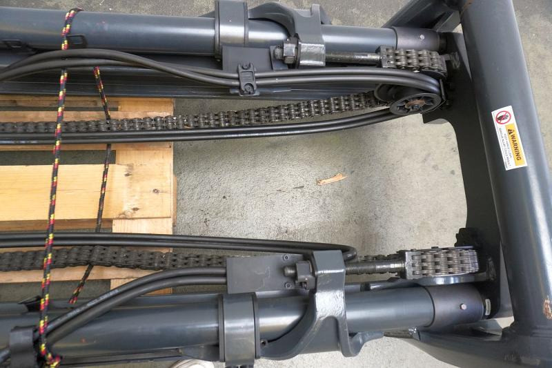 LINDE Hubgerüst - Attachment for Material handling equipment: picture 4 LINDE Hubgerüst - Attachment for Material handling equipment: picture 4