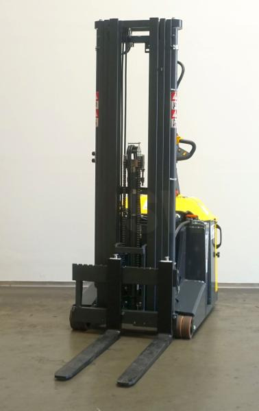 Combilift CS1250 - Stacker: picture 2 Combilift CS1250 - Stacker: picture 2