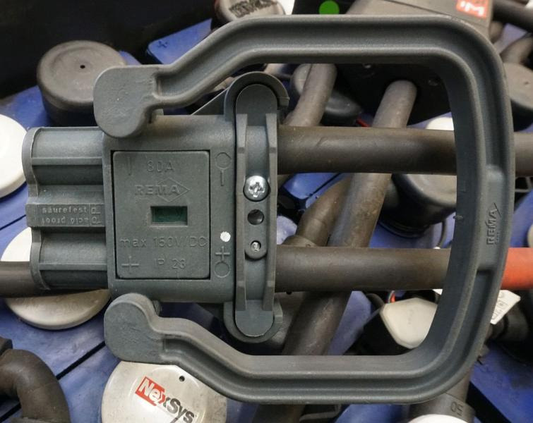 HAWKER 24 Volt 3 NXS 351 Ah - Battery: picture 4 HAWKER 24 Volt 3 NXS 351 Ah - Battery: picture 4
