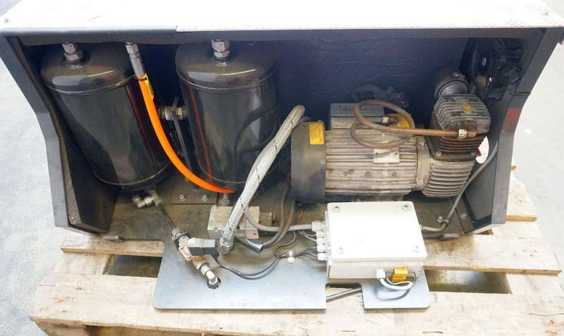 LINDE Kompressor für Druckluftbremsanlage Linde P 80 - Air brake compressor for Tow tractor: picture 2 LINDE Kompressor für Druckluftbremsanlage Linde P 80 - Air brake compressor for Tow tractor: picture 2