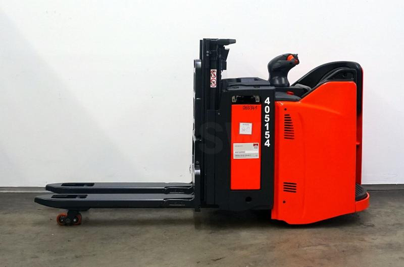 Linde D 12 HP SP 133 - Stacker: picture 3 Linde D 12 HP SP 133 - Stacker: picture 3