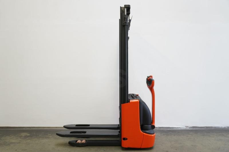Linde L 12 1172 - Stacker: picture 3 Linde L 12 1172 - Stacker: picture 3