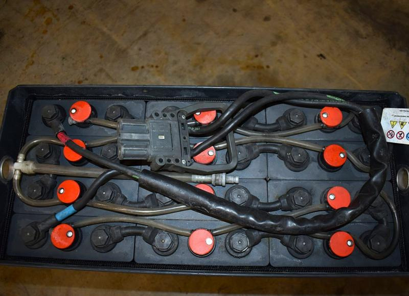 MIDAC 24 Volt 3 PzS 375 Ah - Battery for Material handling equipment: picture 3 MIDAC 24 Volt 3 PzS 375 Ah - Battery for Material handling equipment: picture 3