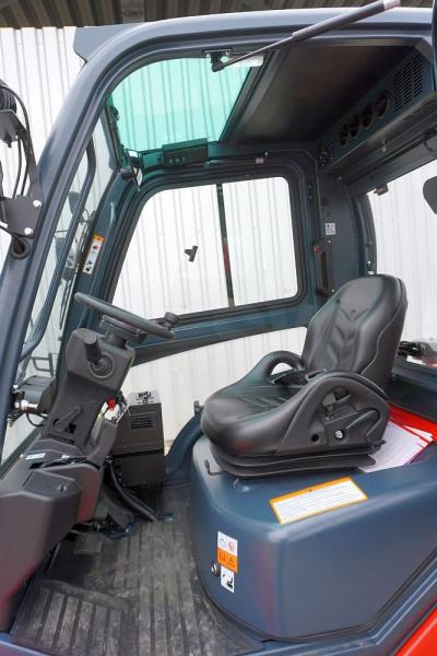 Magni FL3,5 - Rough terrain forklift: picture 3 Magni FL3,5 - Rough terrain forklift: picture 3