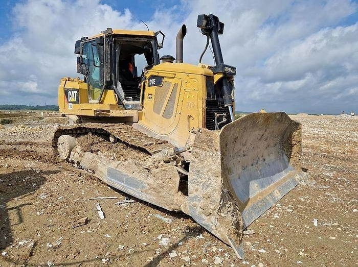 CAT D7E - Bulldozer: picture 1 CAT D7E - Bulldozer: picture 1