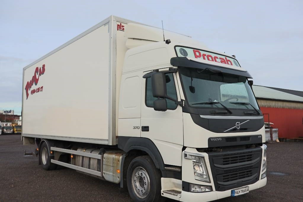 Volvo FM Serie 3722 - Box truck: picture 2 Volvo FM Serie 3722 - Box truck: picture 2