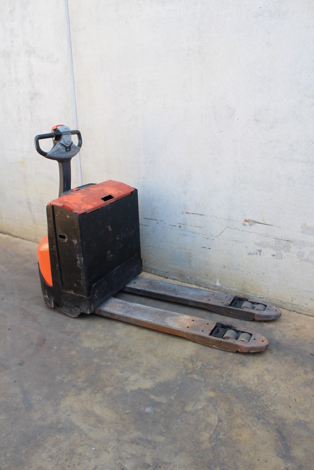 BT LWE 180 - Pallet truck: picture 4 BT LWE 180 - Pallet truck: picture 4
