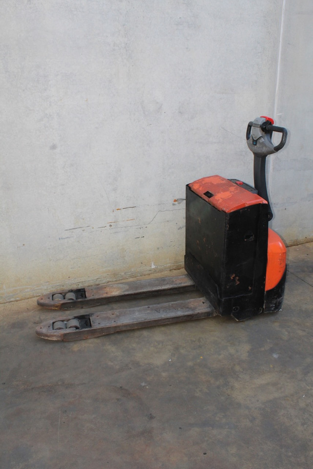 BT LWE 180 - Pallet truck: picture 2 BT LWE 180 - Pallet truck: picture 2