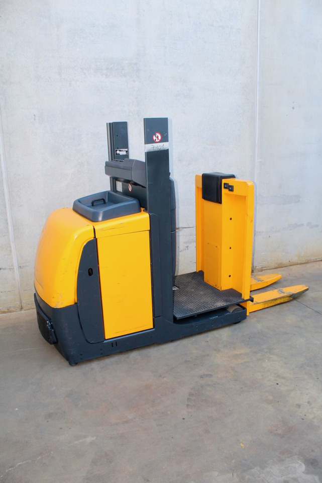 Jungheinrich EKS 110 Z 100 E - Order picker: picture 3 Jungheinrich EKS 110 Z 100 E - Order picker: picture 3