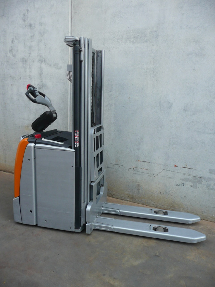 Still EXV-SF16 - Stacker: picture 4 Still EXV-SF16 - Stacker: picture 4