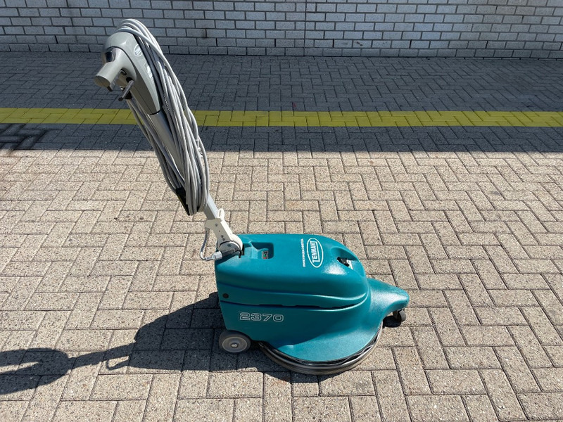 TENNANT 2370 - Road sweeper: picture 1 TENNANT 2370 - Road sweeper: picture 1