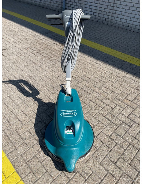 TENNANT 2370 - Road sweeper: picture 4 TENNANT 2370 - Road sweeper: picture 4