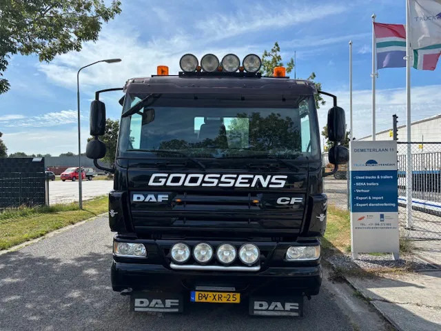 DAF CF 75.250 4x2 Fassi F215 crane Radio controlled Flat bed body - Crane truck: picture 3 DAF CF 75.250 4x2 Fassi F215 crane Radio controlled Flat bed body - Crane truck: picture 3