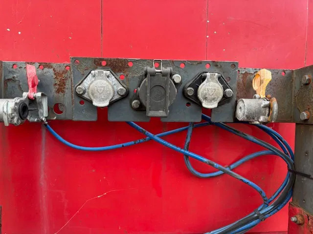 SYSTEM TRAILERS 2 axle closed box double stock - Closed box semi-trailer: picture 3 SYSTEM TRAILERS 2 axle closed box double stock - Closed box semi-trailer: picture 3