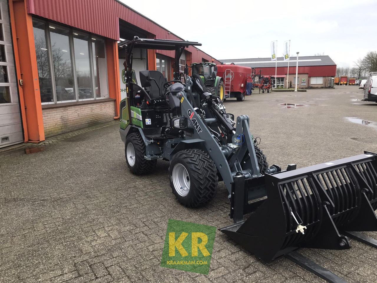 Giant G2700E - Compact loader: picture 5 Giant G2700E - Compact loader: picture 5