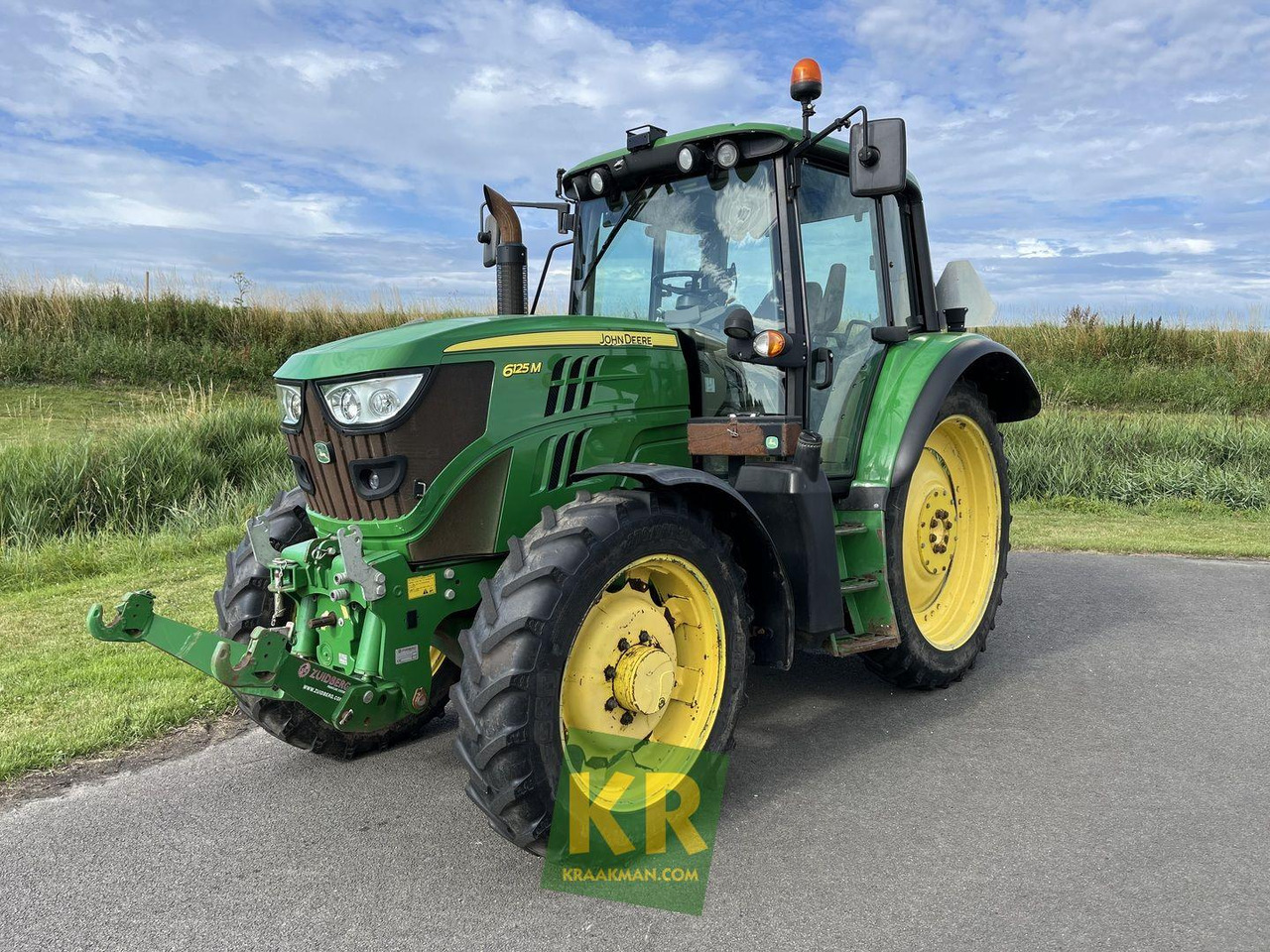 John Deere 6125M trekker - Farm tractor: picture 1 John Deere 6125M trekker - Farm tractor: picture 1