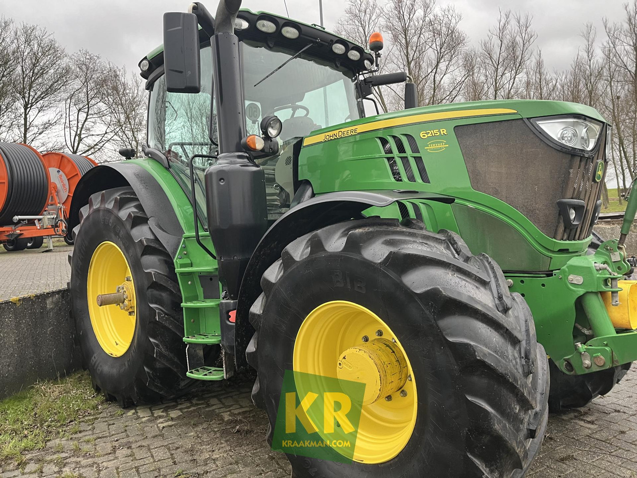John Deere 6215R - Farm tractor: picture 3 John Deere 6215R - Farm tractor: picture 3
