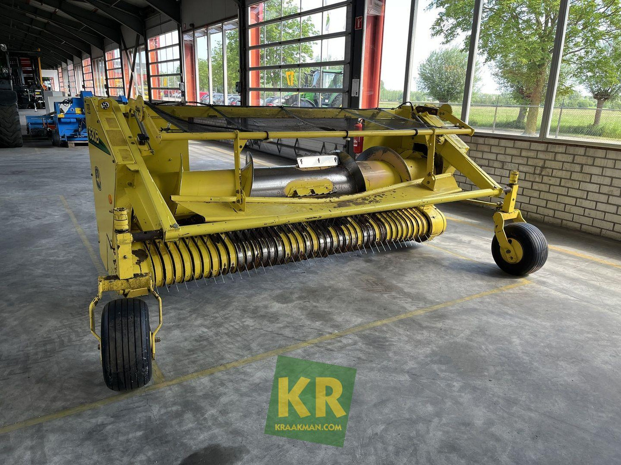John Deere 630B - Forage harvester attachment: picture 1 John Deere 630B - Forage harvester attachment: picture 1