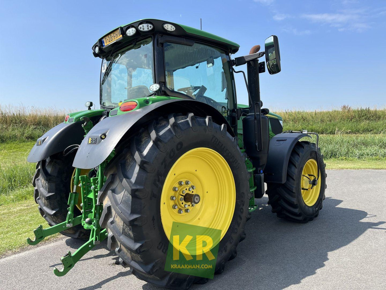 John Deere 6R 185  - Farm tractor: picture 5 John Deere 6R 185  - Farm tractor: picture 5