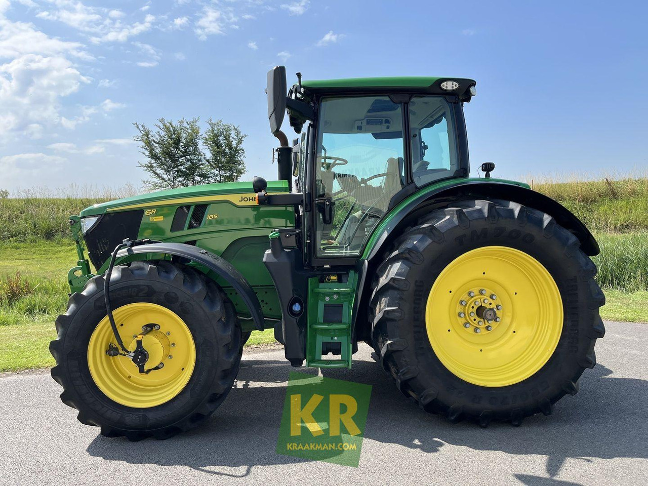 John Deere 6R 185  - Farm tractor: picture 2 John Deere 6R 185  - Farm tractor: picture 2
