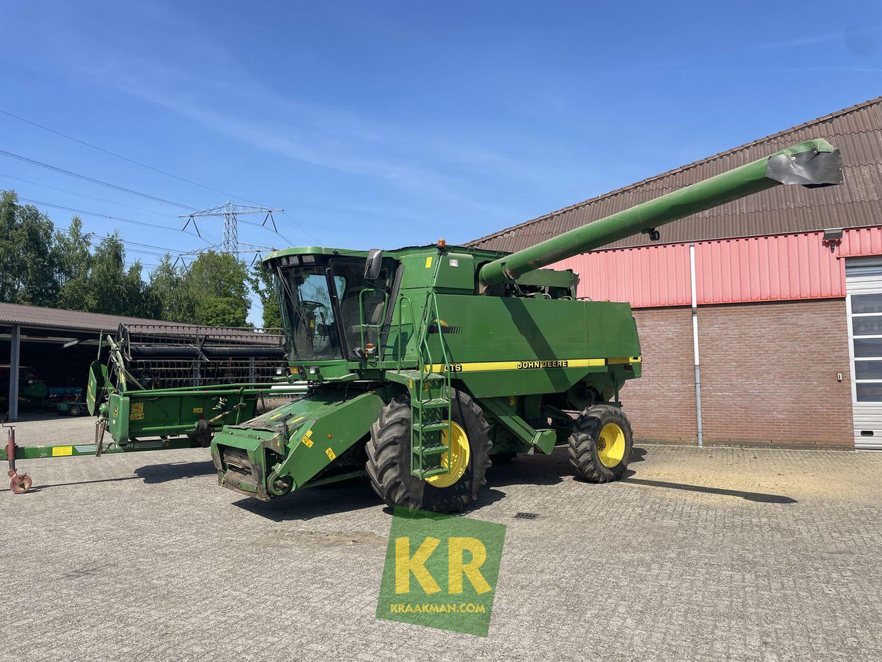 John Deere CTS - Combine harvester: picture 1 John Deere CTS - Combine harvester: picture 1