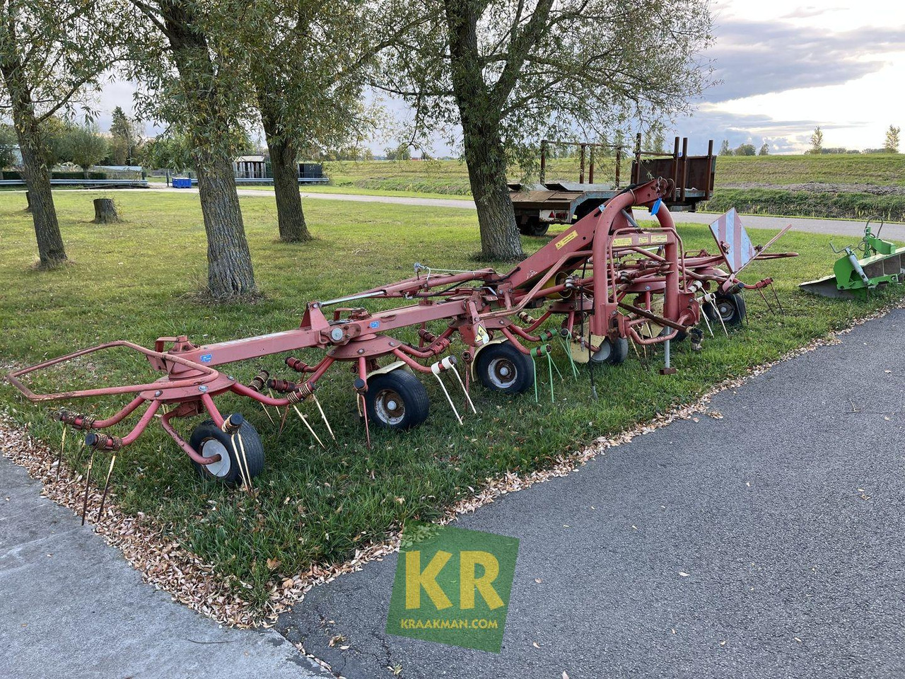 Krone KW 6.40/6 schudder - Tedder/ Rake: picture 2 Krone KW 6.40/6 schudder - Tedder/ Rake: picture 2