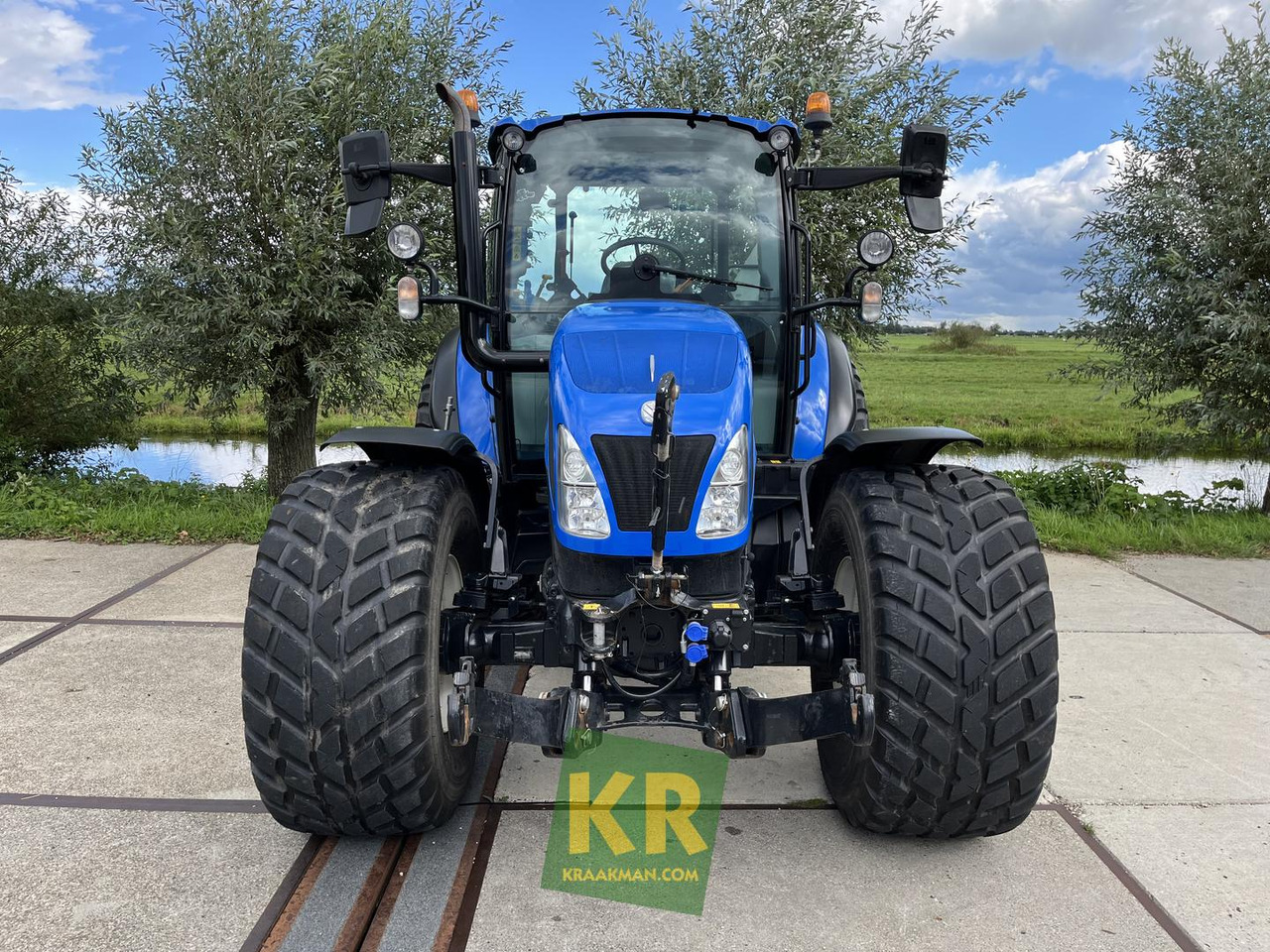 New Holland T5.95 - Farm tractor: picture 4 New Holland T5.95 - Farm tractor: picture 4