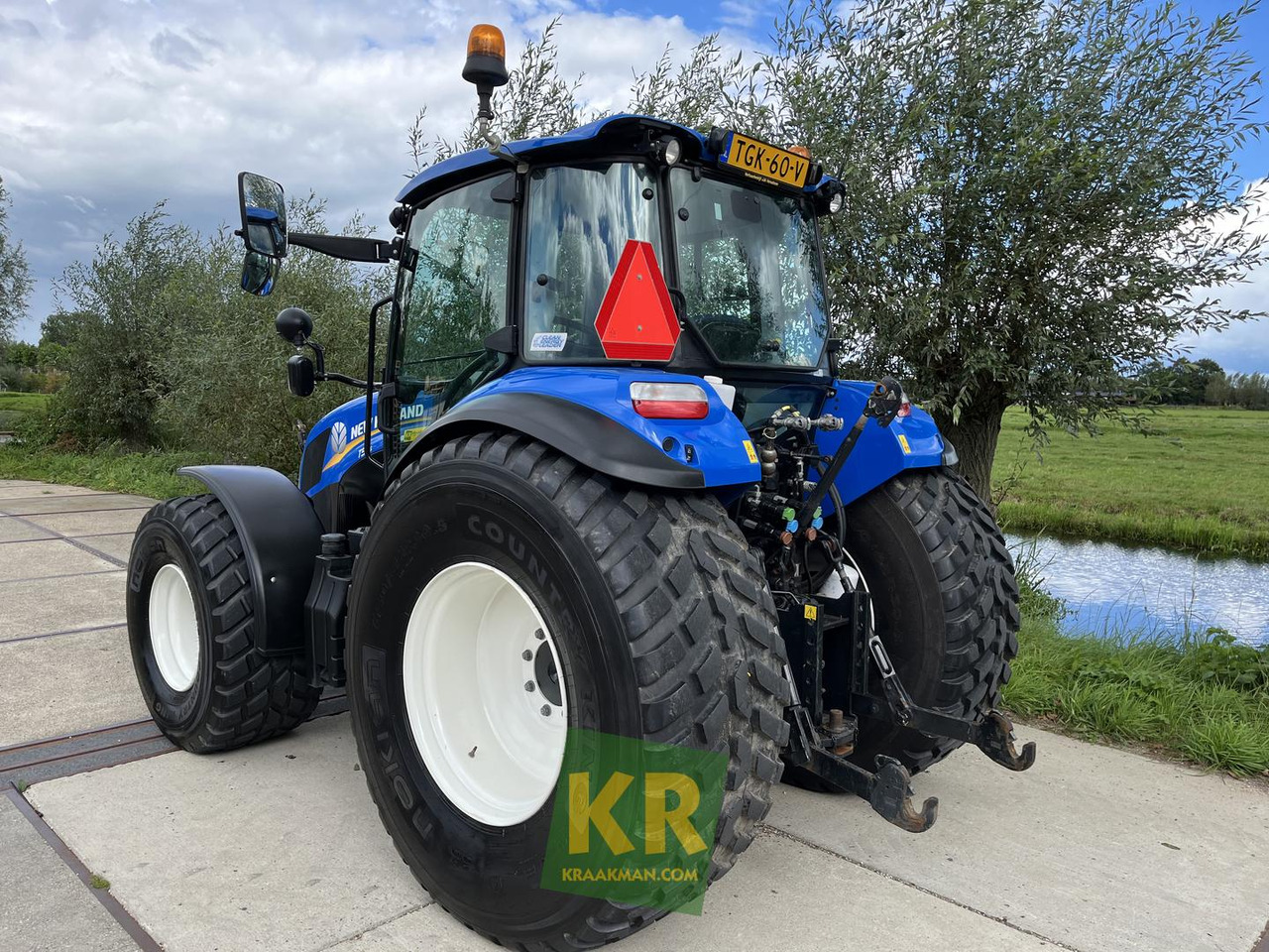 New Holland T5.95 - Farm tractor: picture 3 New Holland T5.95 - Farm tractor: picture 3