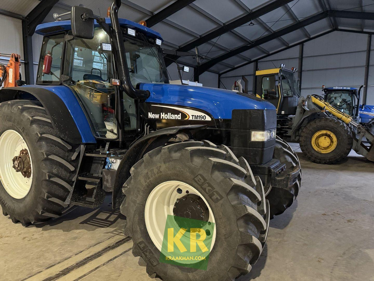 New Holland TM190 - Farm tractor: picture 1 New Holland TM190 - Farm tractor: picture 1