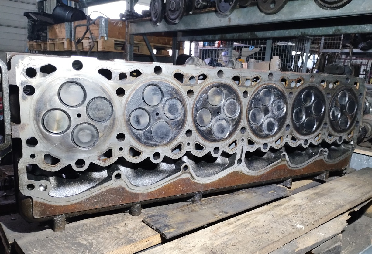 GŁOWICA SILNIKA DAF XF 105 CF 85 EURO 5 1695611 - Cylinder head: picture 2 GŁOWICA SILNIKA DAF XF 105 CF 85 EURO 5 1695611 - Cylinder head: picture 2