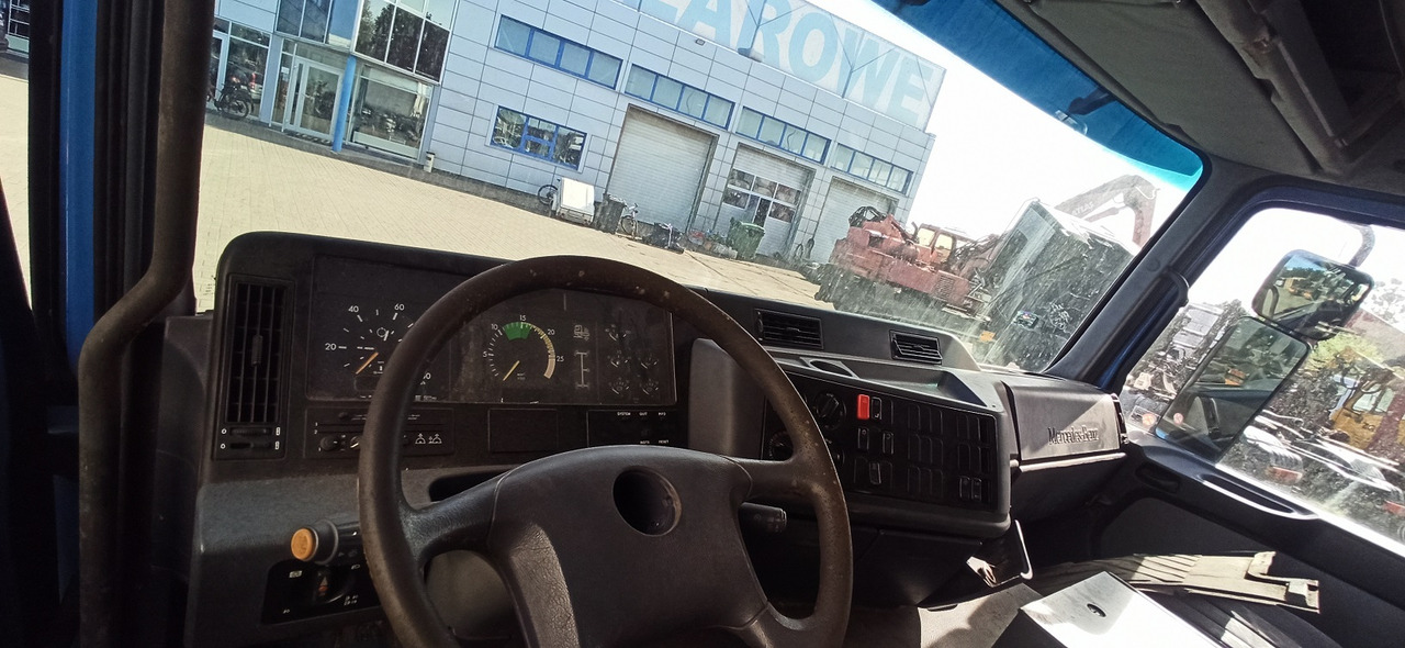MERCEDES-BENZ Actros MP1 1831 1835 1840 1843 Low tunnel - Cab for Truck: picture 5 MERCEDES-BENZ Actros MP1 1831 1835 1840 1843 Low tunnel - Cab for Truck: picture 5