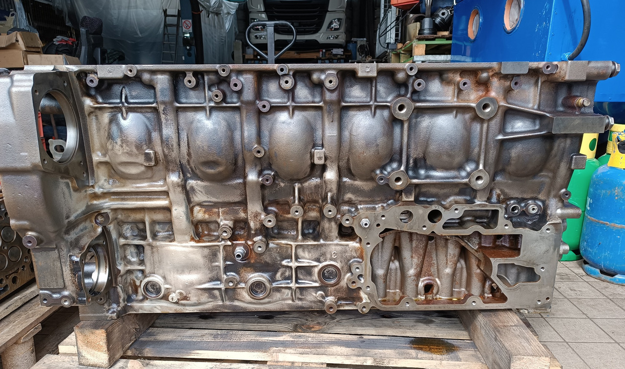 Mercedes Actroc MP4 MP5 OM471 471 926 Engine Block - Cylinder block: picture 1 Mercedes Actroc MP4 MP5 OM471 471 926 Engine Block - Cylinder block: picture 1