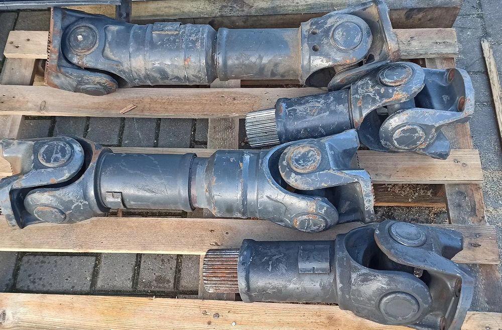 WAŁ NAPĘDOWY ACTROS MP1 MP2 MP3 4x2 4x4 6x4 6x6 6x2 8x2 8x4 8x6 8x8 - Propeller shaft for Truck: picture 2 WAŁ NAPĘDOWY ACTROS MP1 MP2 MP3 4x2 4x4 6x4 6x6 6x2 8x2 8x4 8x6 8x8 - Propeller shaft for Truck: picture 2