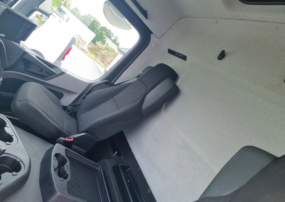 Mercedes-Benz Antos 1830   rozstaw osi 3,60 - Cab chassis truck: picture 5 Mercedes-Benz Antos 1830   rozstaw osi 3,60 - Cab chassis truck: picture 5