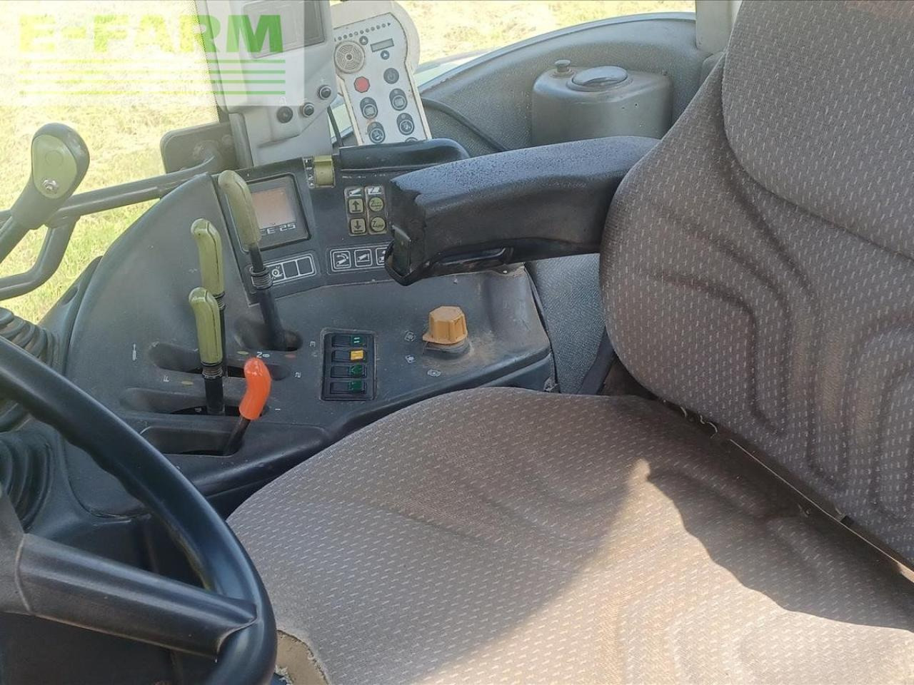 CLAAS ARES 826 - Farm tractor: picture 2 CLAAS ARES 826 - Farm tractor: picture 2