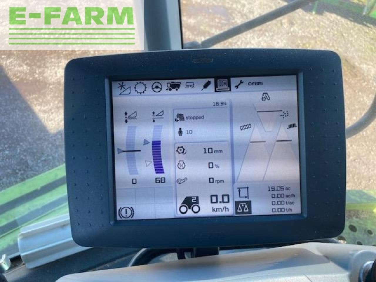 Combine harvester CLAAS LEXION 770 TT: picture 13