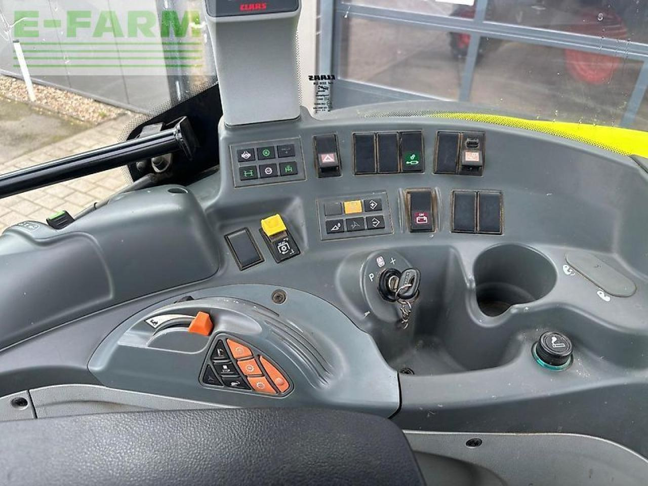 Farm tractor CLAAS arion 460: picture 14