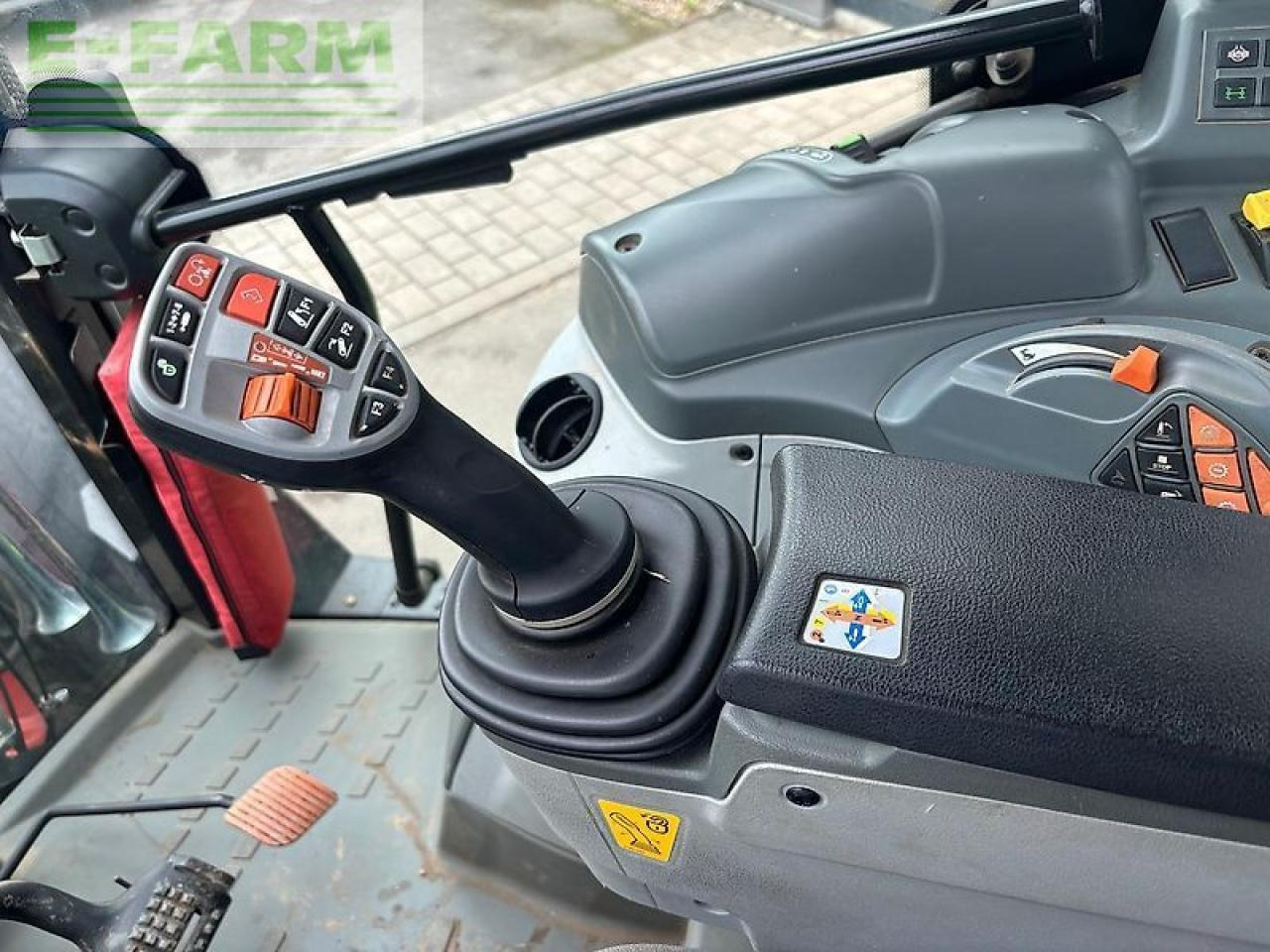 Farm tractor CLAAS arion 460: picture 15
