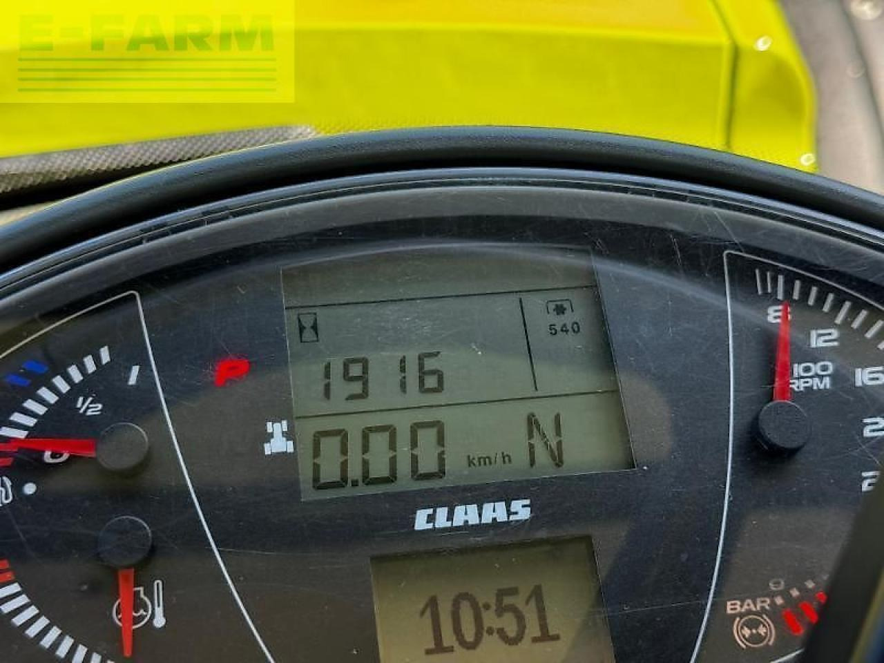 Farm tractor CLAAS axion 870: picture 12