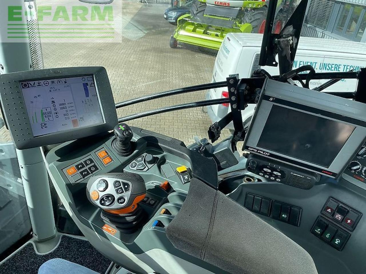 CLAAS axion 920 cmatic - Farm tractor: picture 2 CLAAS axion 920 cmatic - Farm tractor: picture 2