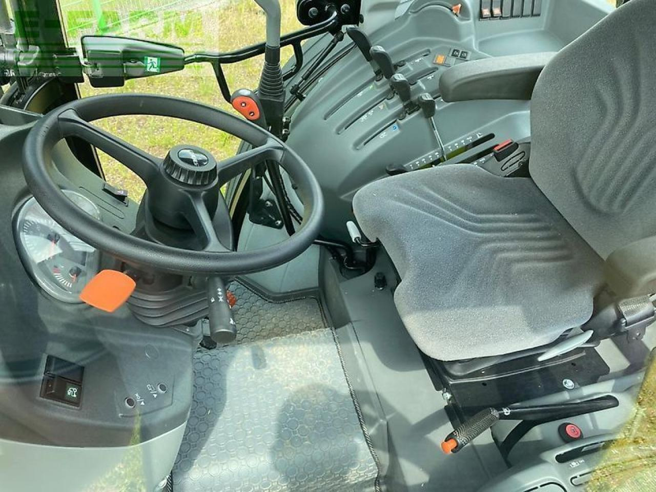 Farm tractor CLAAS elios 210 basic: picture 6 Farm tractor CLAAS elios 210 basic: picture 6