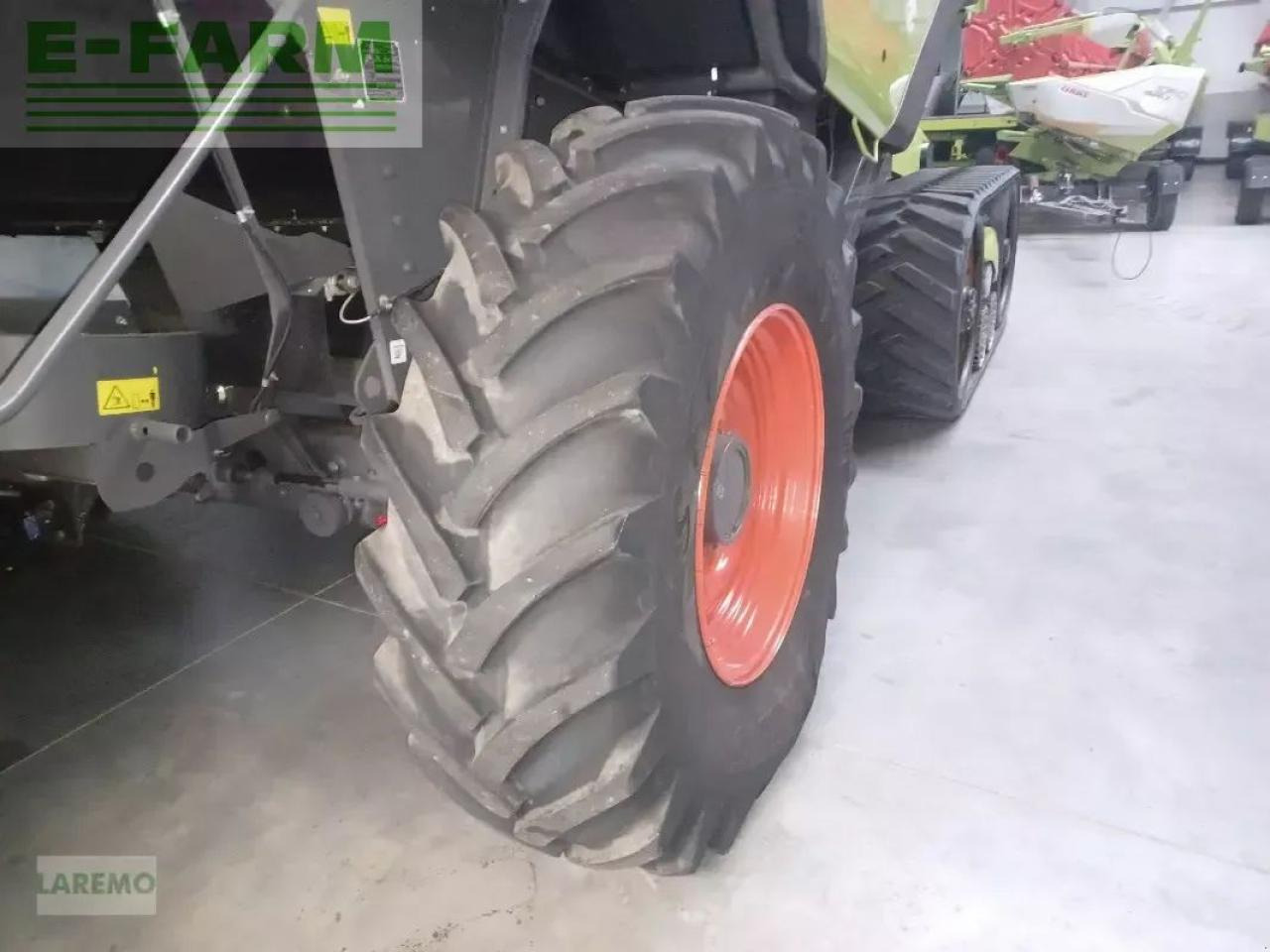 CLAAS lexion 770 tt terratrac + v1050 - Combine harvester: picture 4 CLAAS lexion 770 tt terratrac + v1050 - Combine harvester: picture 4