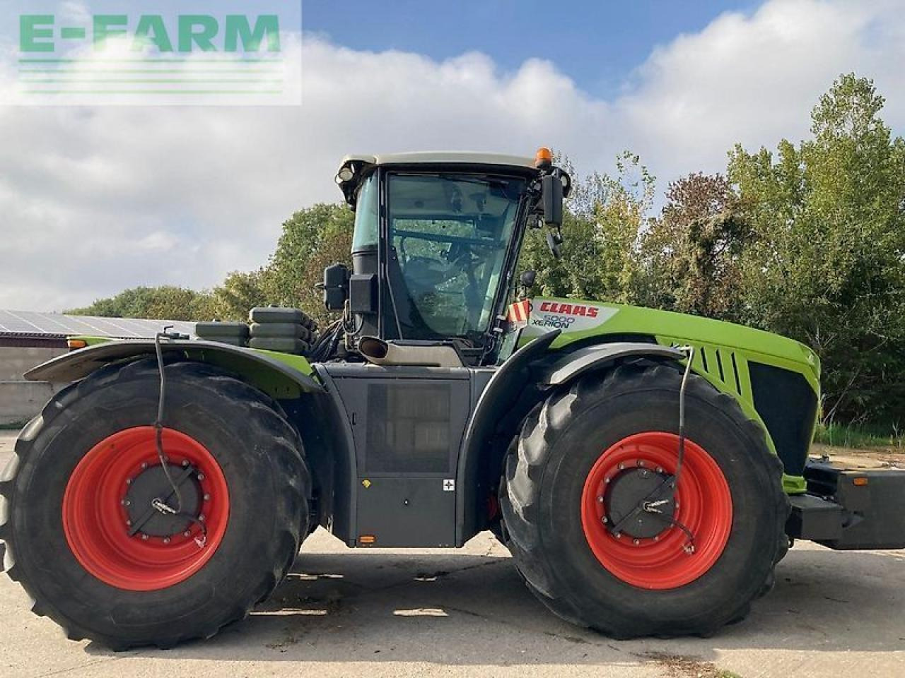 CLAAS xerion 5000 trac TRAC - Farm tractor: picture 1 CLAAS xerion 5000 trac TRAC - Farm tractor: picture 1