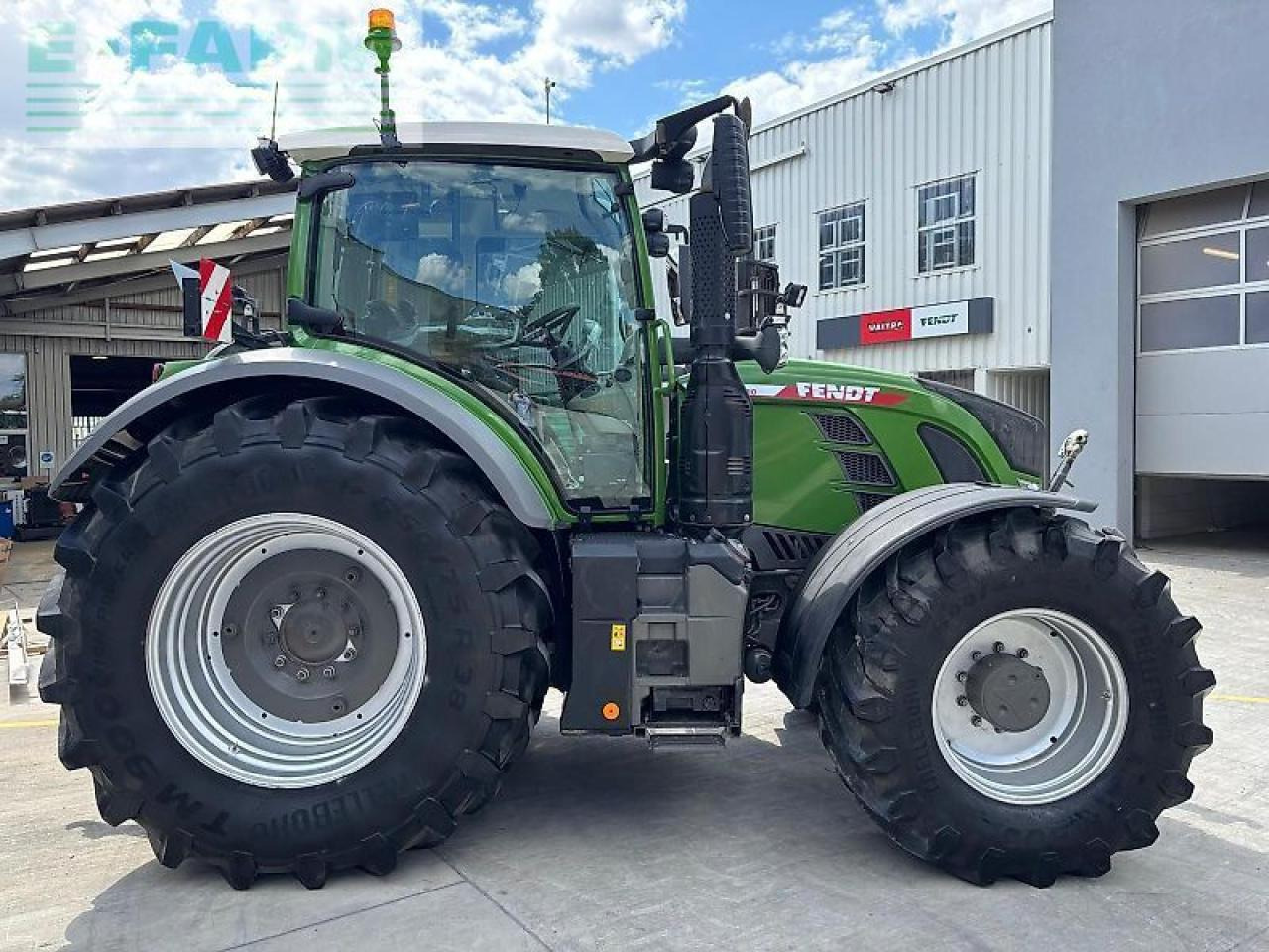 Farm tractor Fendt 724 vario: picture 6