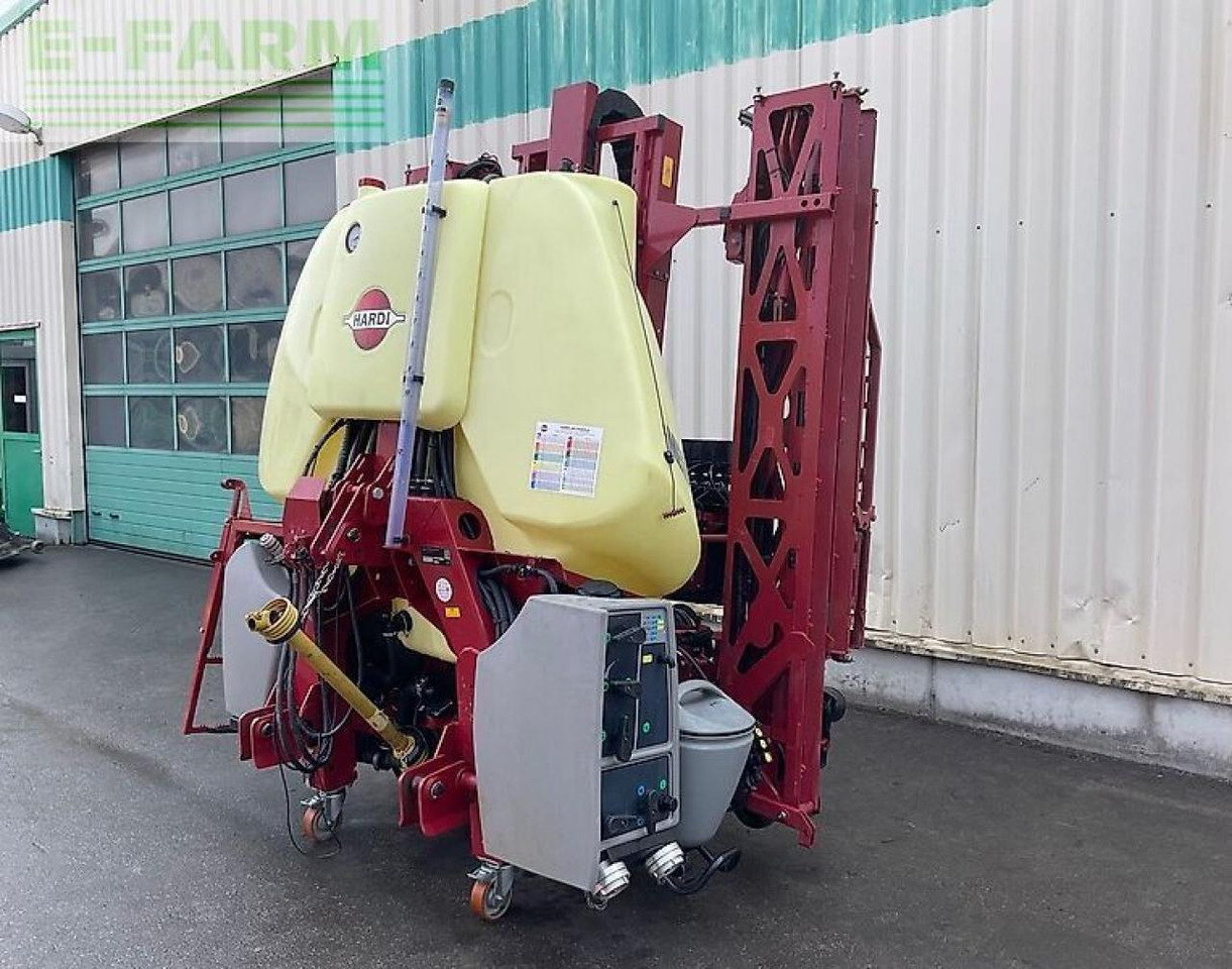 Hardi mega 1200 - Trailed sprayer: picture 1 Hardi mega 1200 - Trailed sprayer: picture 1